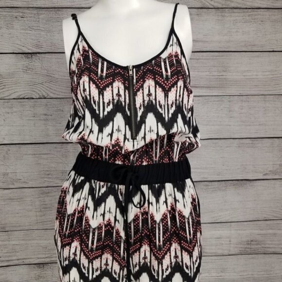 Material Girl Size S Crop Pant Jumpsuit Zipper Front Elastic Waist Side pockets - Picture 3 of 6